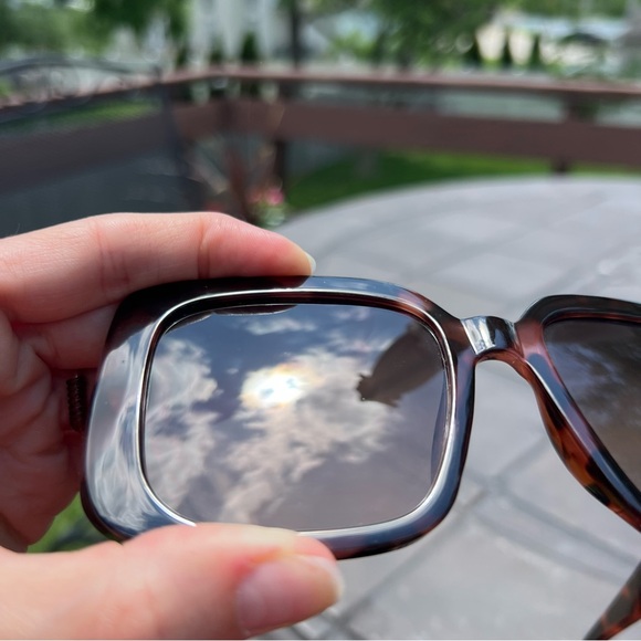 True Religion Square Sunglasses - Picture 3 of 7